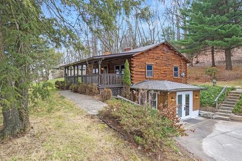 131 Manor Dr, Valencia, PA 16059