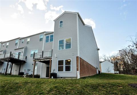 133 Lockheed Dr, Coraopolis, PA 15108 photo 4