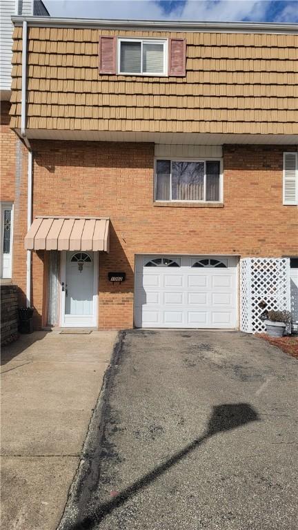 1002 Anna, West Mifflin, PA 15122