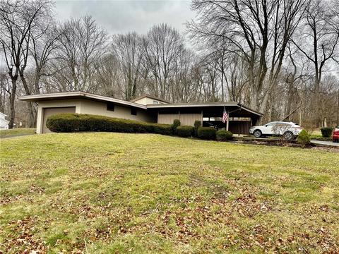 372 Randall Dr, New Castle, PA 16105