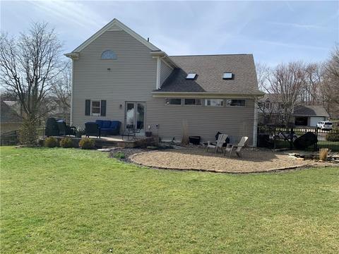 110 Eric Dr, Beaver, PA 15009 photo 2