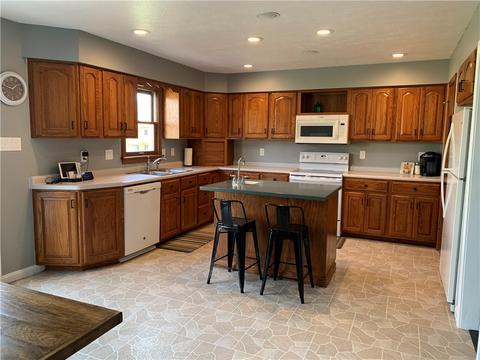 110 Eric Dr, Beaver, PA 15009 photo 5