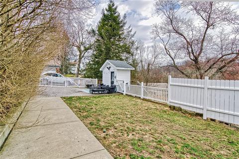 205 Hook St, Mars, PA 16046 photo 3