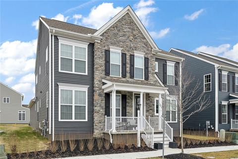 518 Beneficial Dr, Cranberry Township, PA 16066