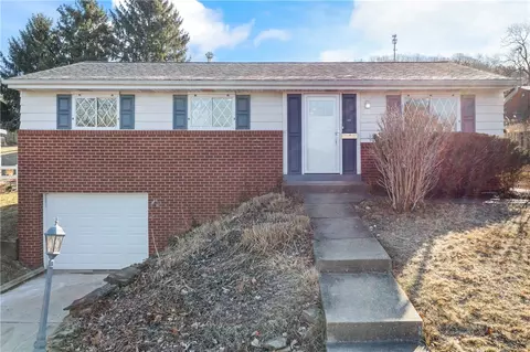 216 New Hampshire Dr, New Kensington, PA 15068
