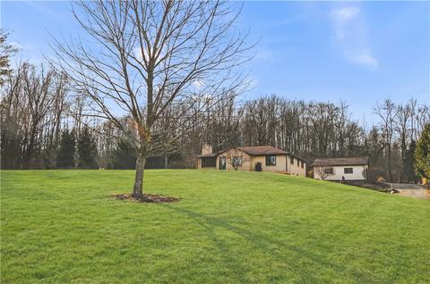 537 Freeport Rd, Freeport, PA 16229