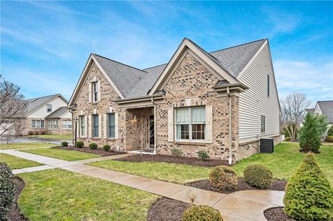 7008 Berringer Ct, Coraopolis, PA 15108