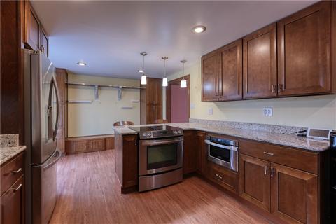 140 Dover Dr, Coraopolis, PA 15108 photo 4