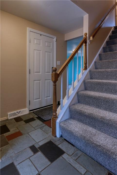 140 Dover Dr, Coraopolis, PA 15108 photo 25