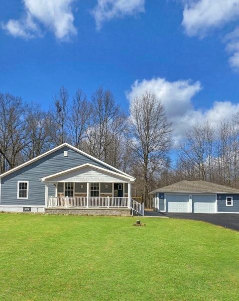 4587 Hillsville Rd, Pulaski, PA 16143
