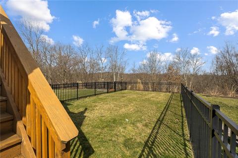 546 E Vanderbilt Dr, Mars, PA 16046 photo 2