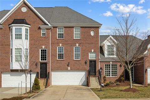 546 E Vanderbilt Dr, Mars, PA 16046 photo 1