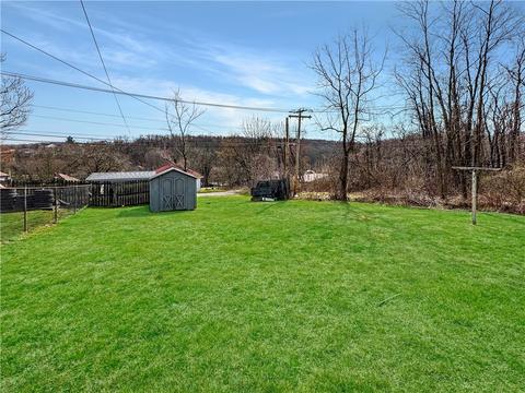 322 Silver Maple Ave, Smith, PA 15054 photo 4