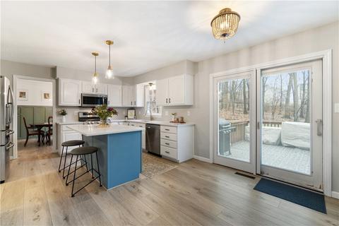 528 Pine Bluff Dr, Mars, PA 16046 photo 9