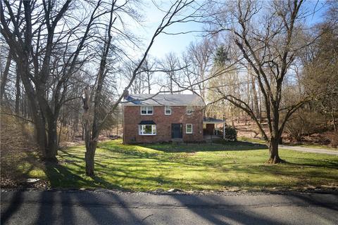 1525 Robertson Dr, Franklin Park, PA 15237