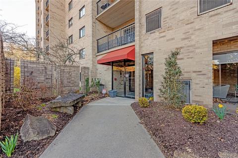 1400 Smokey Wood Dr #711, Swissvale, PA 15218