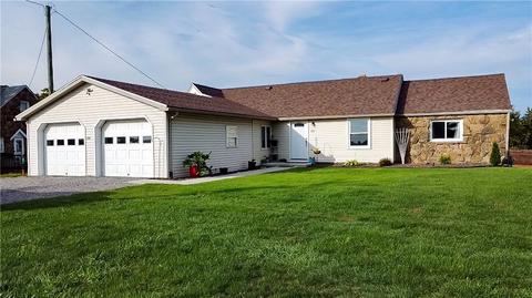 320 Sunset Dr, Butler, PA 16001