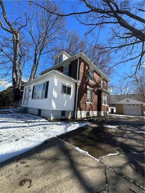 216 Shenango Blvd, Farrell, PA 16121