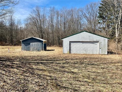 483 Hartwick Rd, Mercer, PA 16137