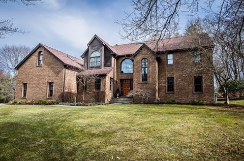 205 Blackthorn Dr, Butler, PA 16002