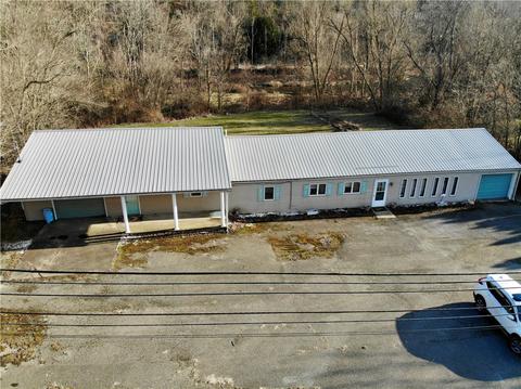 5352 Franklin St, Sandy Lake, PA 16145