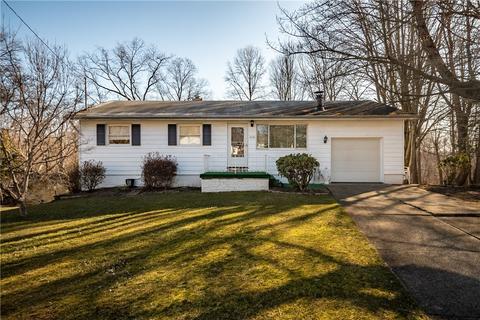 1030 Biscayne Dr, Hermitage, PA 16148