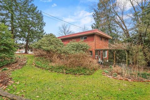 1207 Greenhill Rd, Pittsburgh, PA 15209