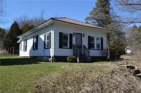 8 Garfield Ave, Greenville, PA 16125