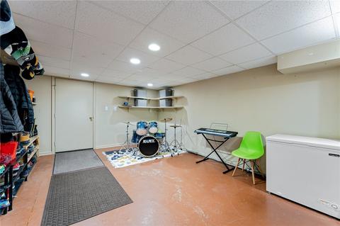 2305 Lambeth Dr, Pittsburgh, PA 15241 photo 21