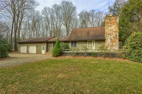 144 Wenatchee Ln, Central City, PA 15926