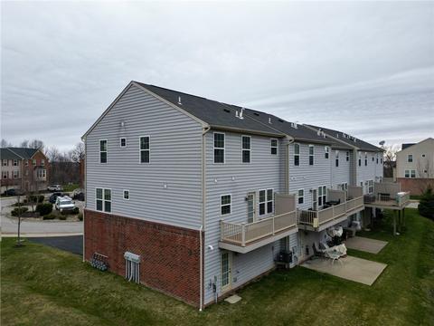 1301 Pointe View Dr, Mars, PA 16046 photo 2