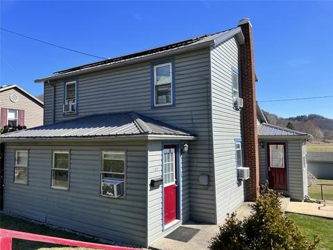 133 Penn St, Clymer, PA 15728