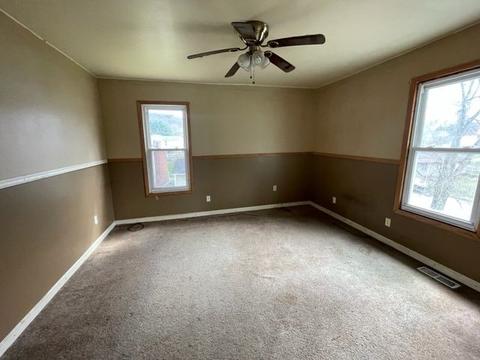 302 E 4th St, Derry, PA 15627 photo 6