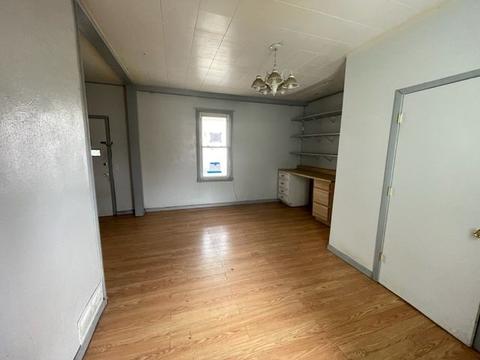 302 E 4th St, Derry, PA 15627 photo 4