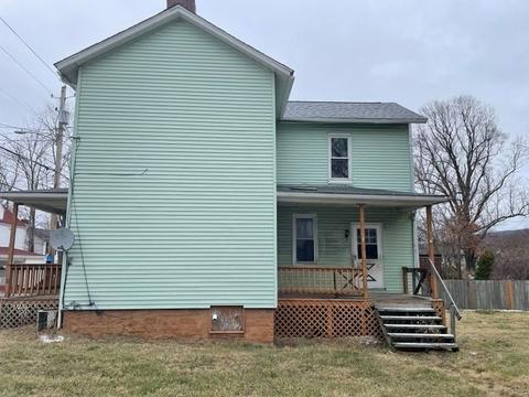 302 E 4th St, Derry, PA 15627 photo 12