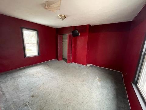 302 E 4th St, Derry, PA 15627 photo 8