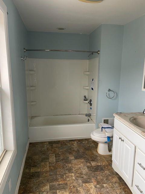 302 E 4th St, Derry, PA 15627 photo 9