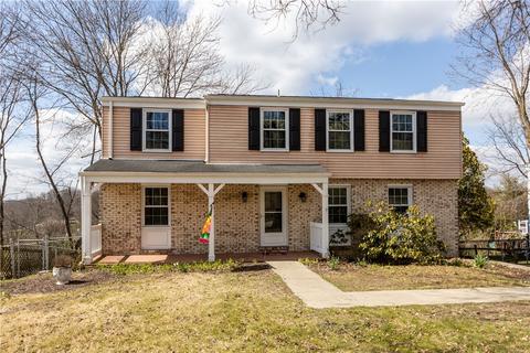 62 Gill Hall, Clairton, PA 15025