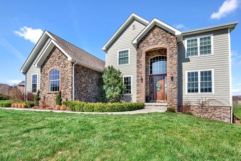 2107 Tartan Ct, Latrobe, PA 15650