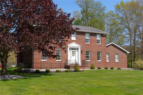 28 Dogwood Ln, Grove City, PA 16127