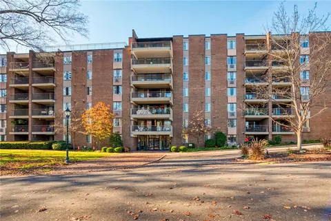 201 Grant St #PH4, Sewickley, PA 15143