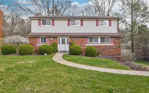 1333 Hazenwood Dr, Monroeville, PA 15146