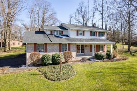 616 Mckinley Dr, Somerset, PA 15501