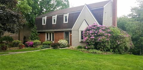 211 W Parliament Dr, Coraopolis, PA 15108