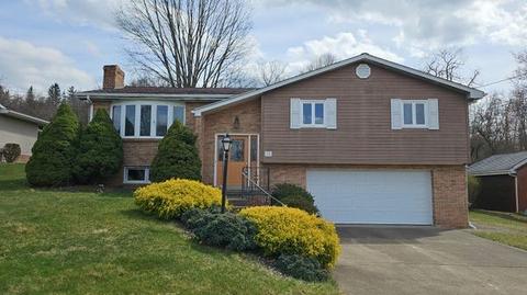 15 Sunbirch Dr, Jeannette, PA 15644