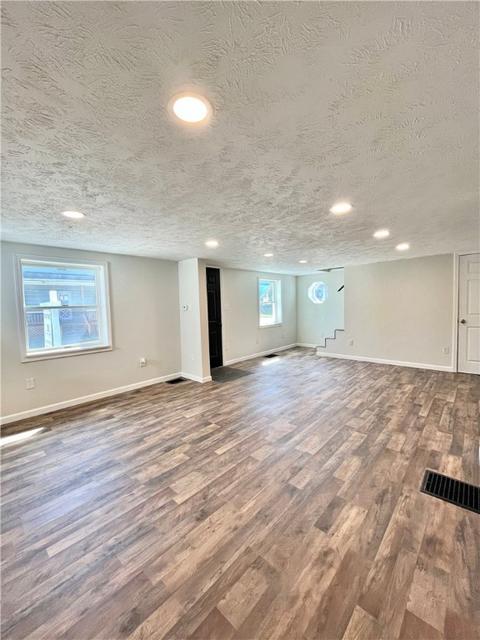 301 E 4th St, Derry, PA 15627 photo 3