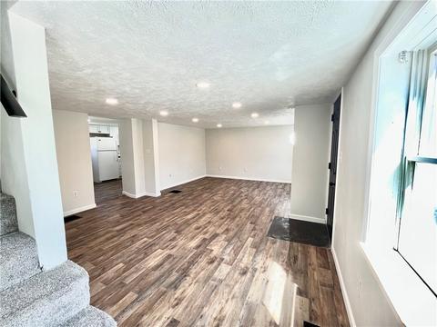 301 E 4th St, Derry, PA 15627 photo 6