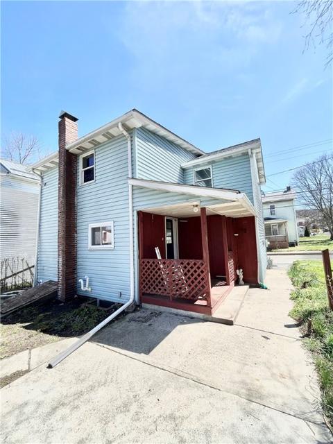 301 E 4th St, Derry, PA 15627 photo 12