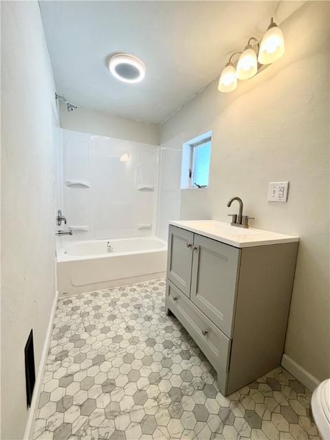 301 E 4th St, Derry, PA 15627 photo 9