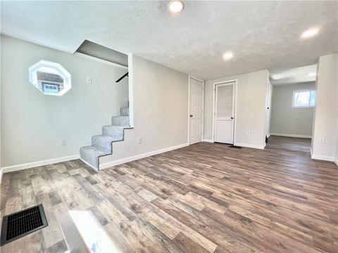 301 E 4th St, Derry, PA 15627 photo 2